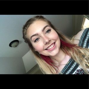 Meet your Posher, Abigail